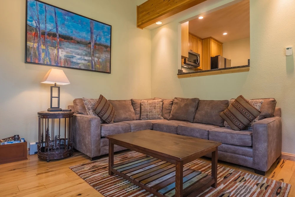 Private Home With A Beautiful Mountain Vista - Woods24 by RedAwning