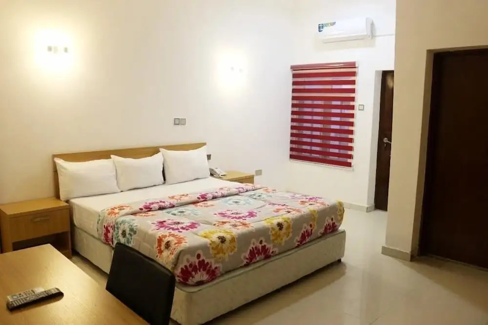 Roses Regency Hotel & Suites
