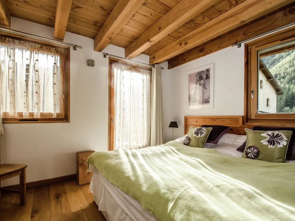 Chalet With High-end Services Just 150 m From the ski Slopes