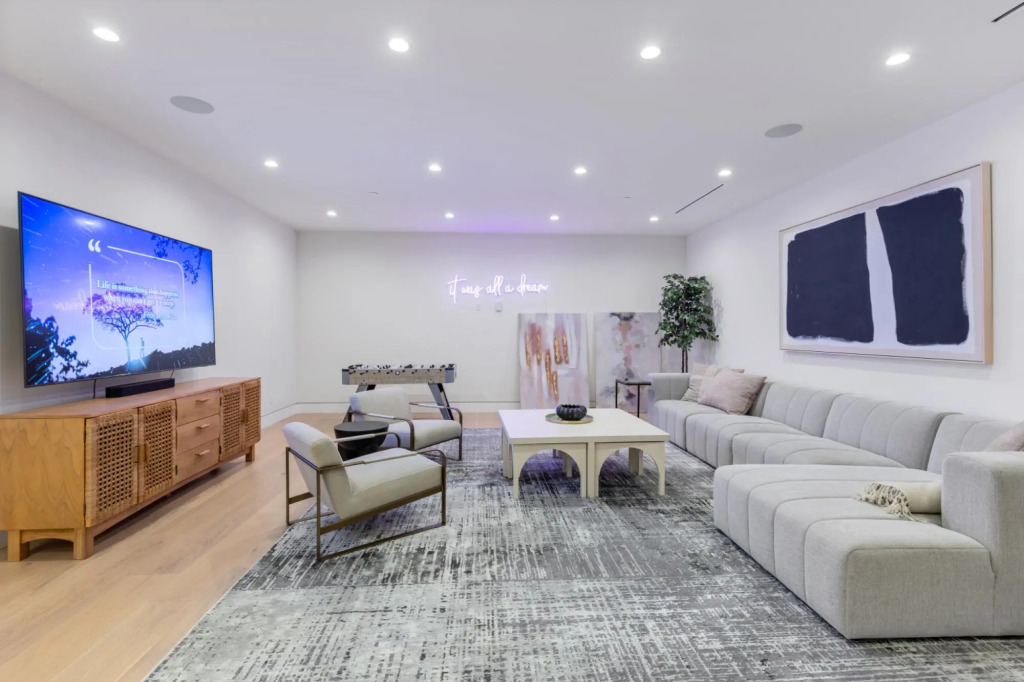 Curson Modern