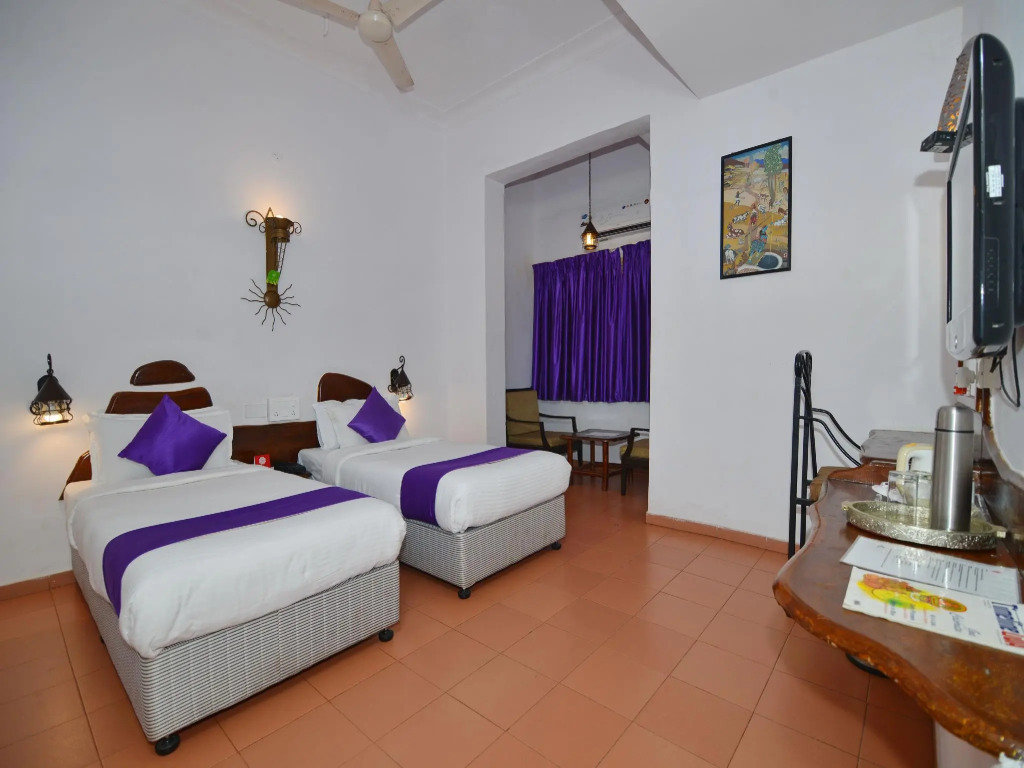 FabHotel Maharaja - Nr Vasco Da Gama Railway Station