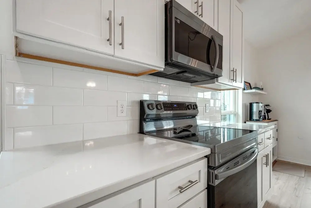 Gulf Shores Cottage w/ Water Views, Walk to Beach!