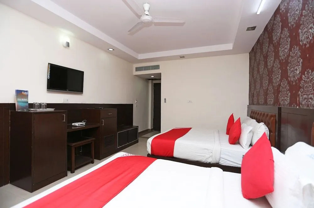 OYO 4926 Hotel Le central