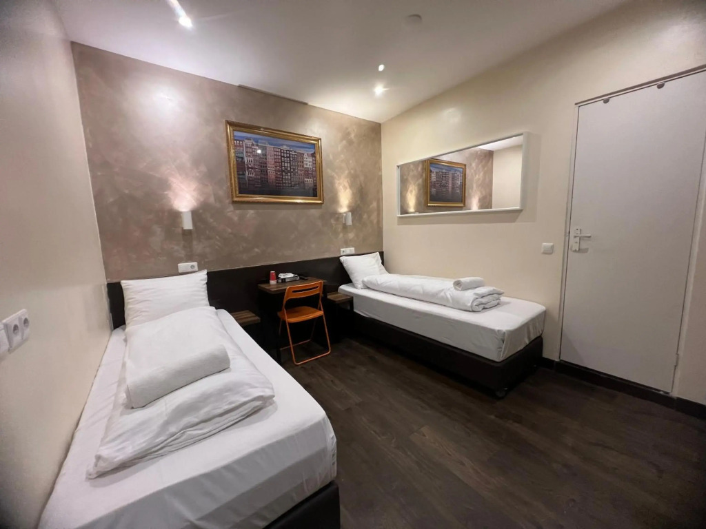 Dam Hotel