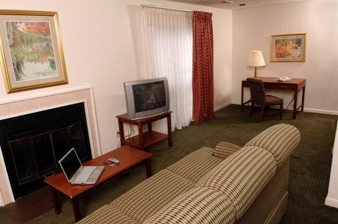 Huntsville Hotel & Suites