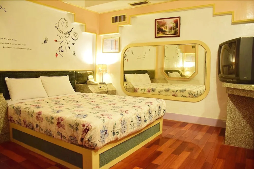 Empire Hotel