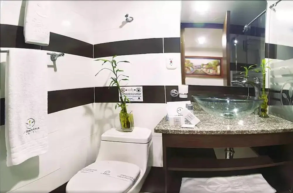 Hotel La Serrania Casa de Huespedes