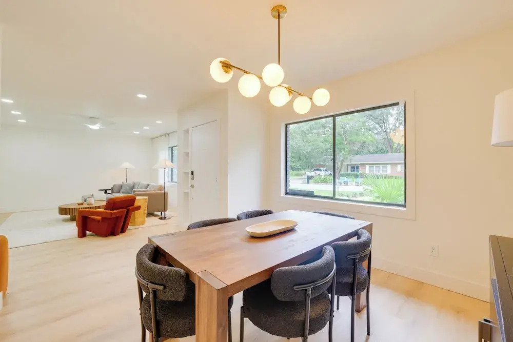 1 Mi to Ben Hill Griffin Stadium: Home w/ Patio!
