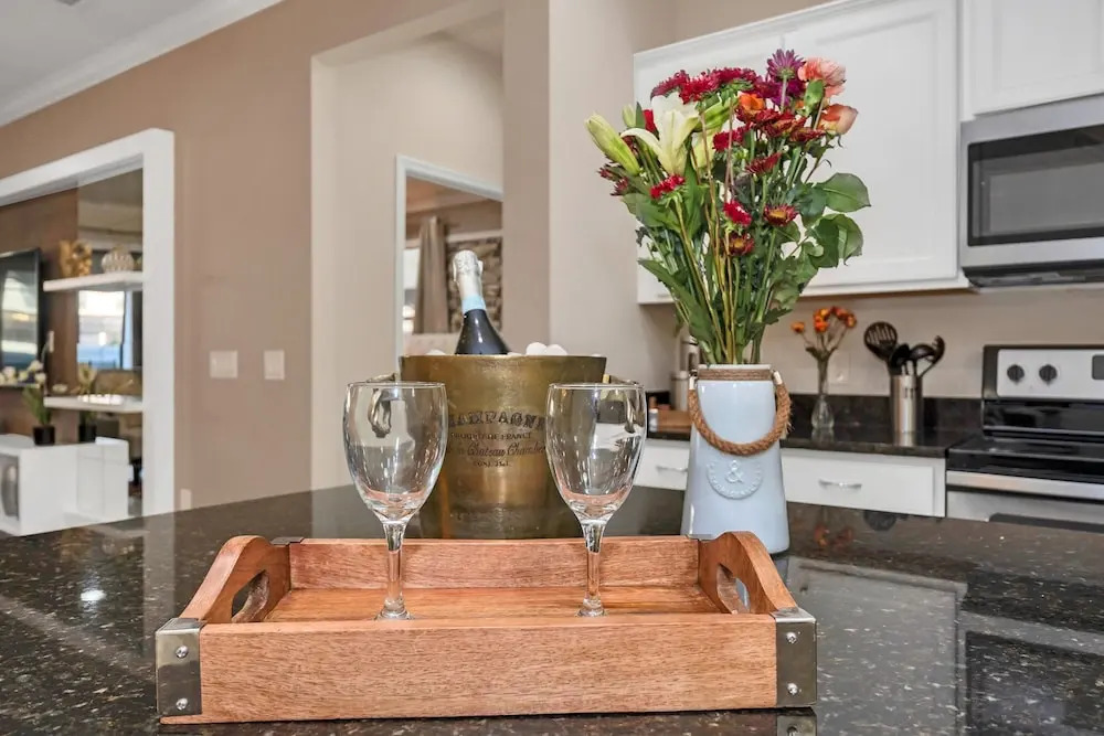 6 BR 4 BA Home Sleeps 14 Ww103