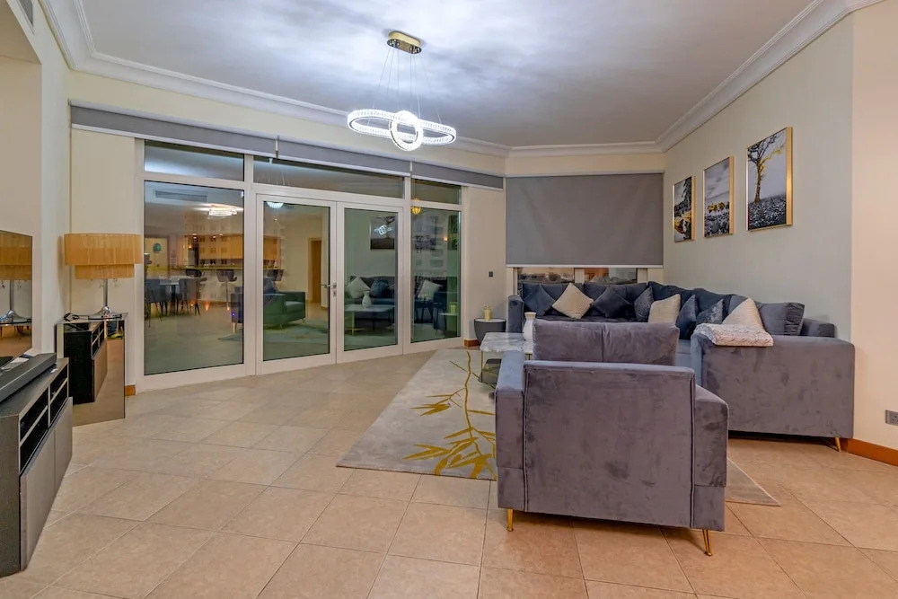 SuperHost - Large Familiar 3BR Apartment in Palm Jumeirah