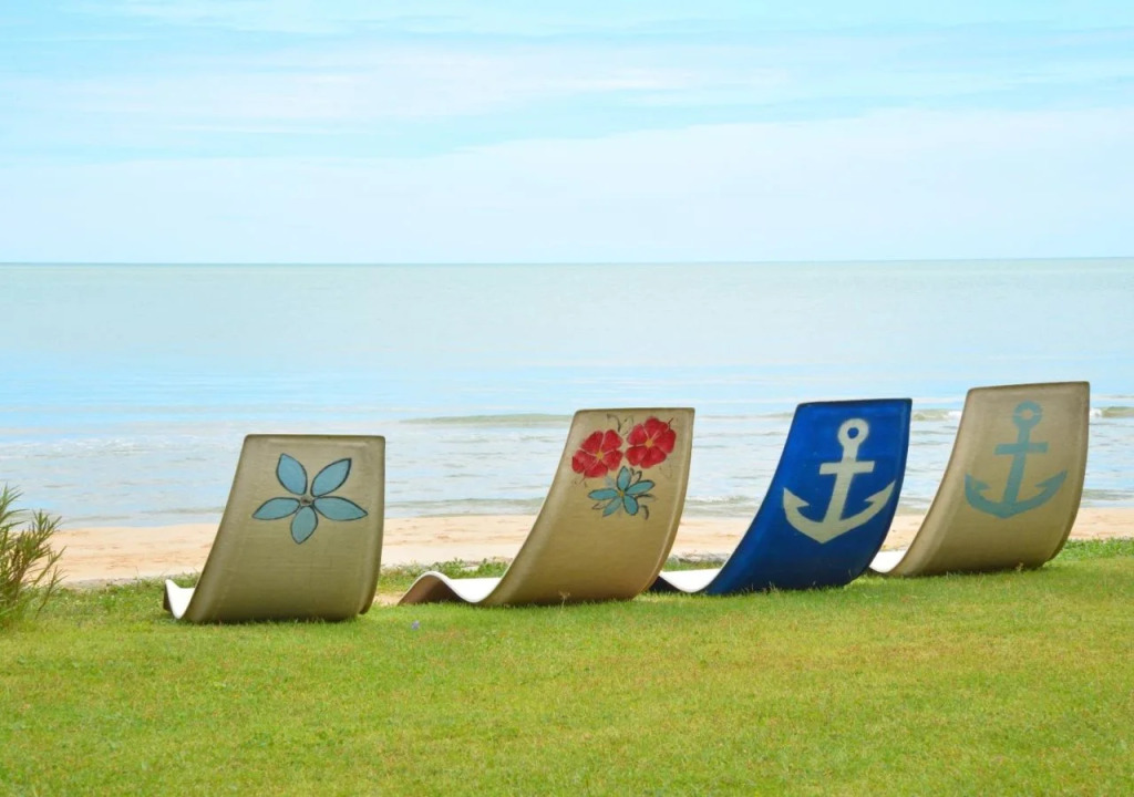 Hua Plee Lazy Beach