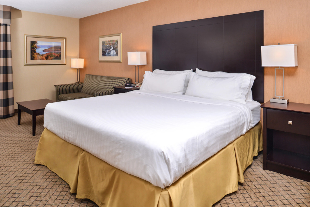 Holiday Inn Express Lewisburg - New Columbia by IHG