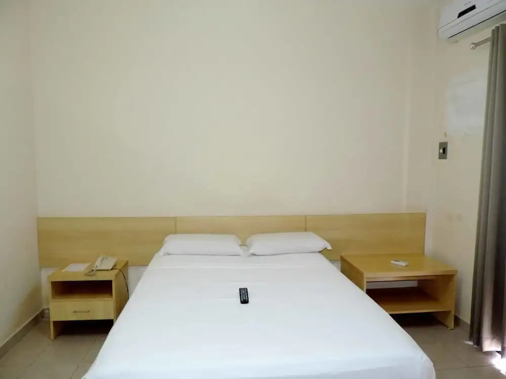 Hotel Pequeno Mundo II