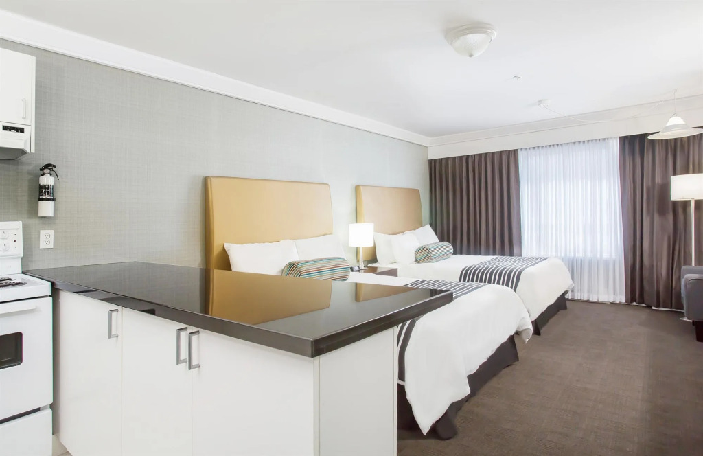 Sandman Hotel Vernon