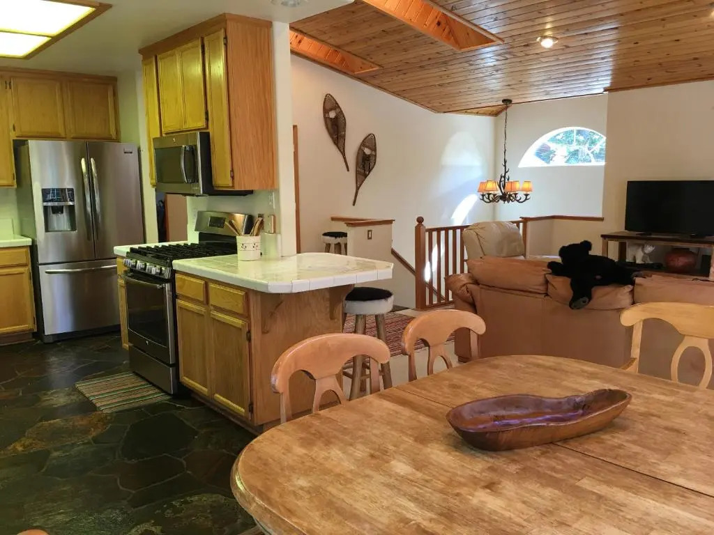 Kingswood Estate Cabin Retreat