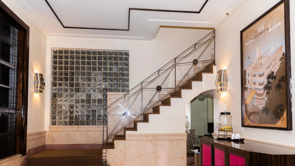 Greenview Hotel By Lowkl