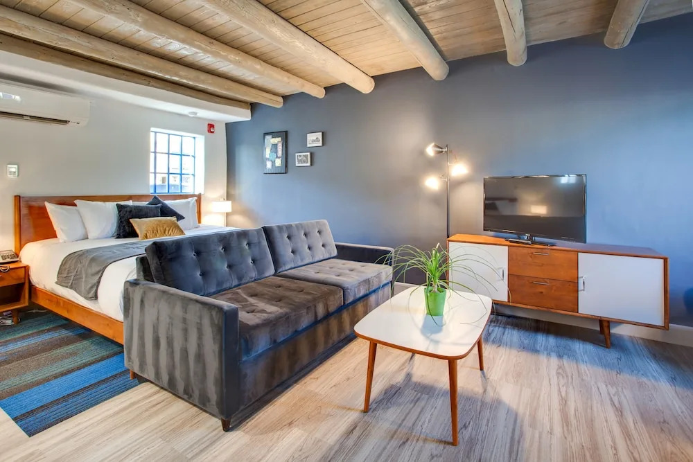 El Vado Motel