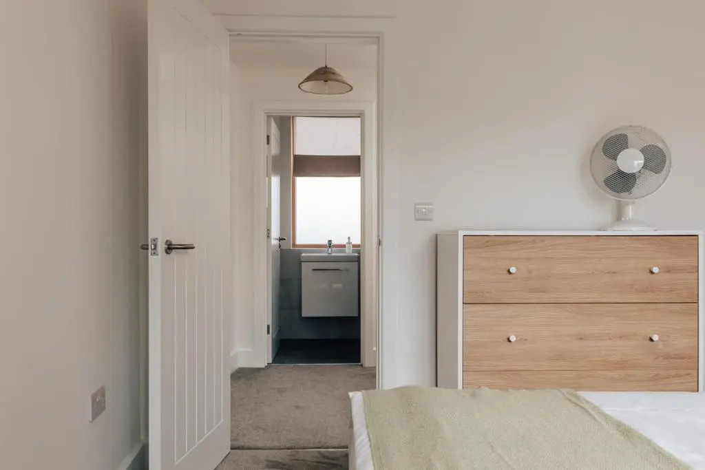 Redland Stay In Bespoke Home 1 of 2