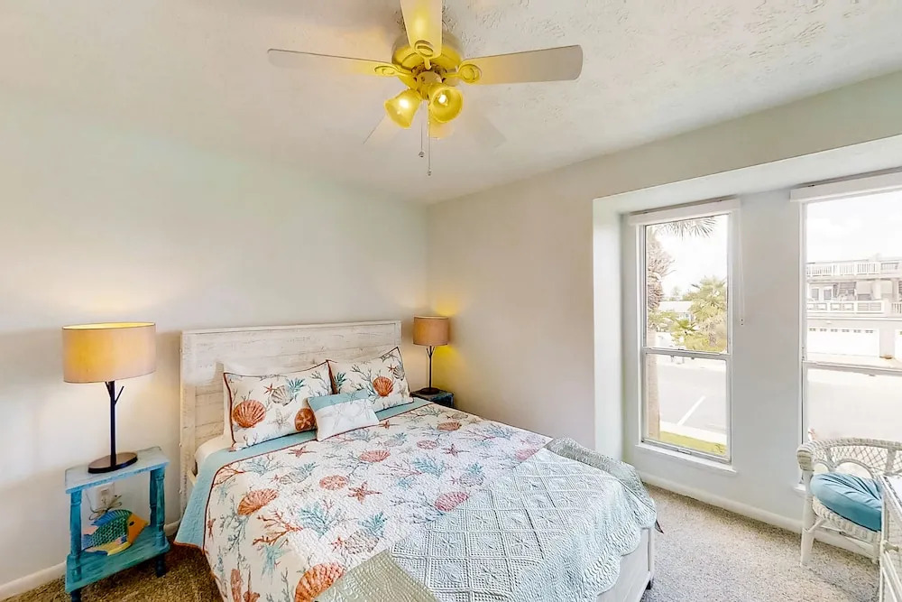 Two-story Condo With Pool, Tennis & Patio - 2 Short Blocks to the Beach