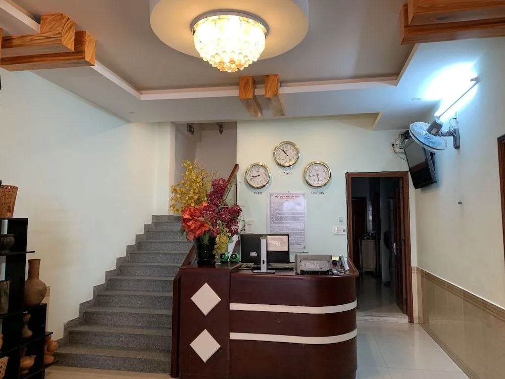 OYO 1054 Rong Vang Hotel