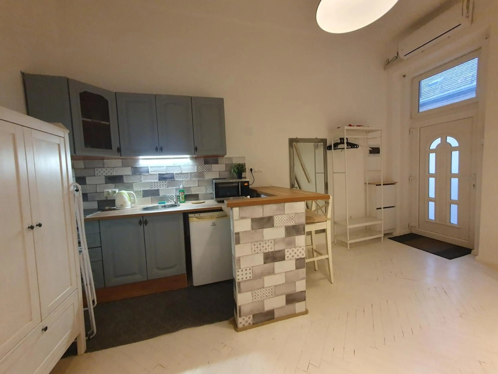 Vintage apartment near boulware