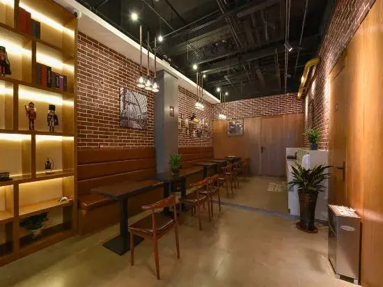 James Joyce Coffetel· Beijing Fengtai Railway Station Lize Business District