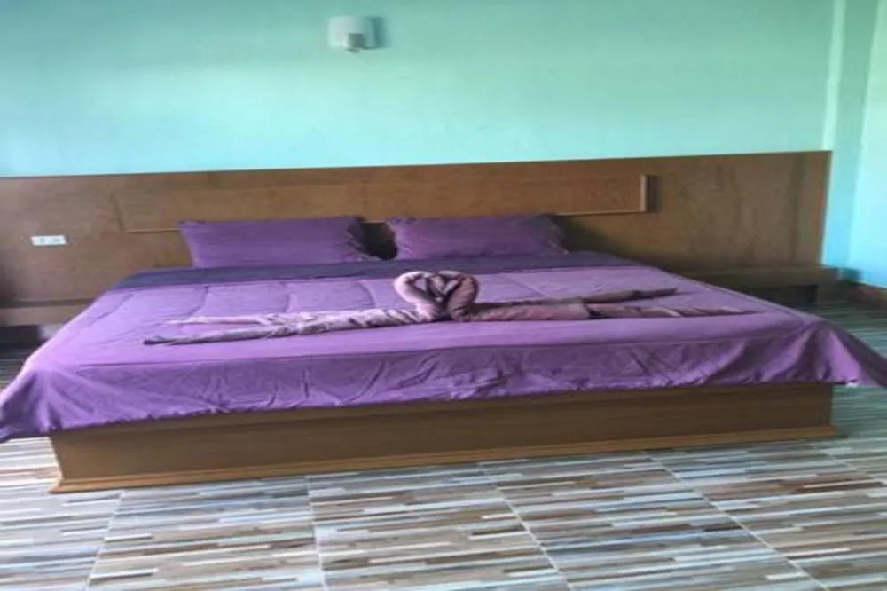 Lanta School Beach Resort