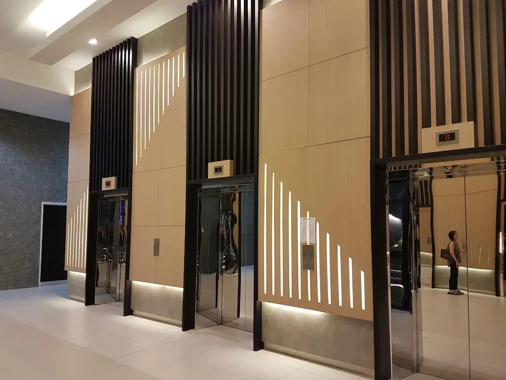 D'Latour Condo by LL