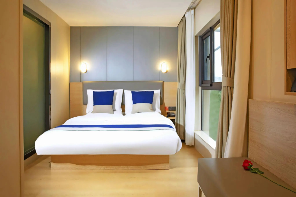7 Days Premium Shanghai International Automobile City Tongji University Branch