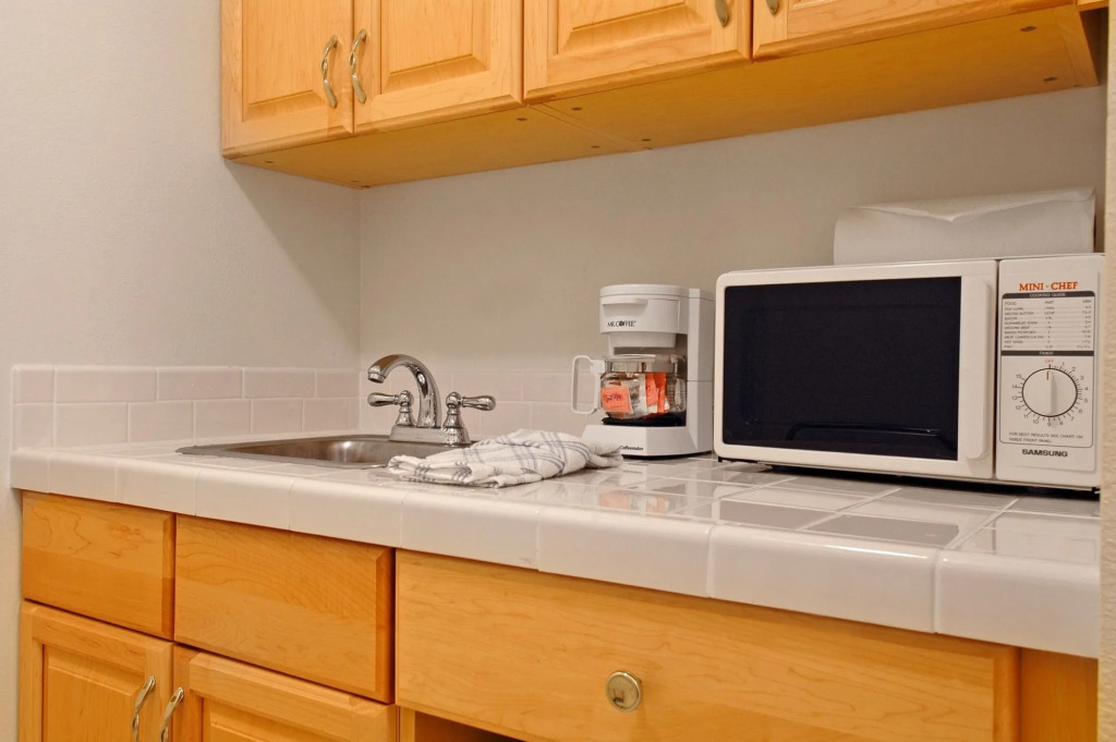 Prospector Accommodations by All Seasons Resort Lodging