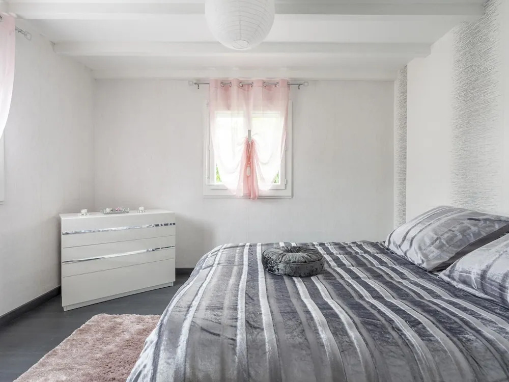 Attractive Holiday Home in Cessenon-sur-orb With Terrace