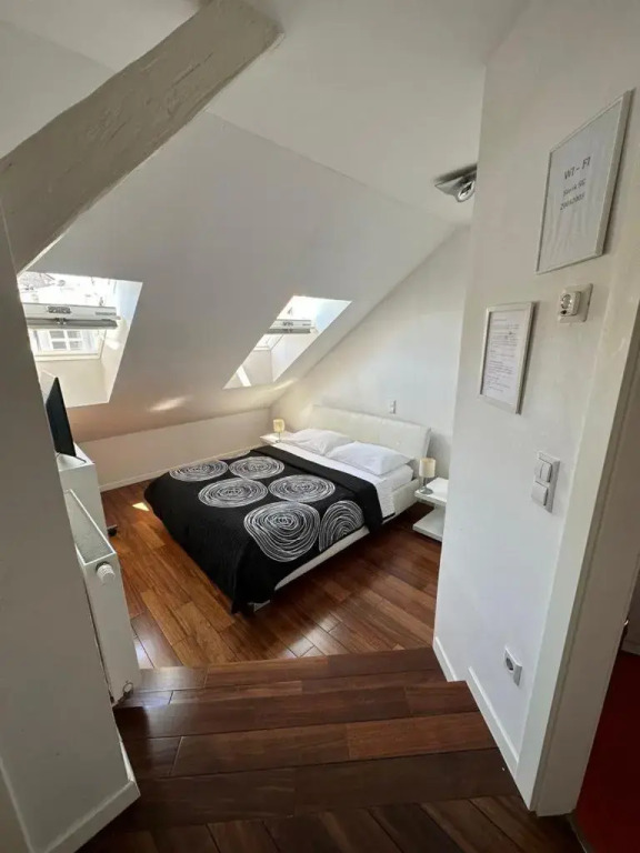 Room DeLuxe