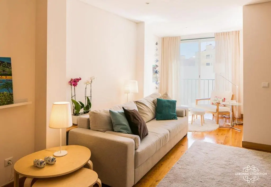 Modern and Comfort Apartment 25 by Lisbonne Collection