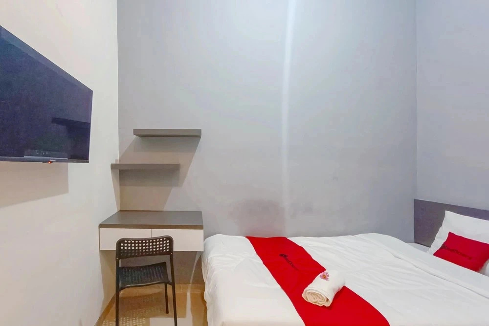 RedDoorz Syariah near Majapahit Semarang 3