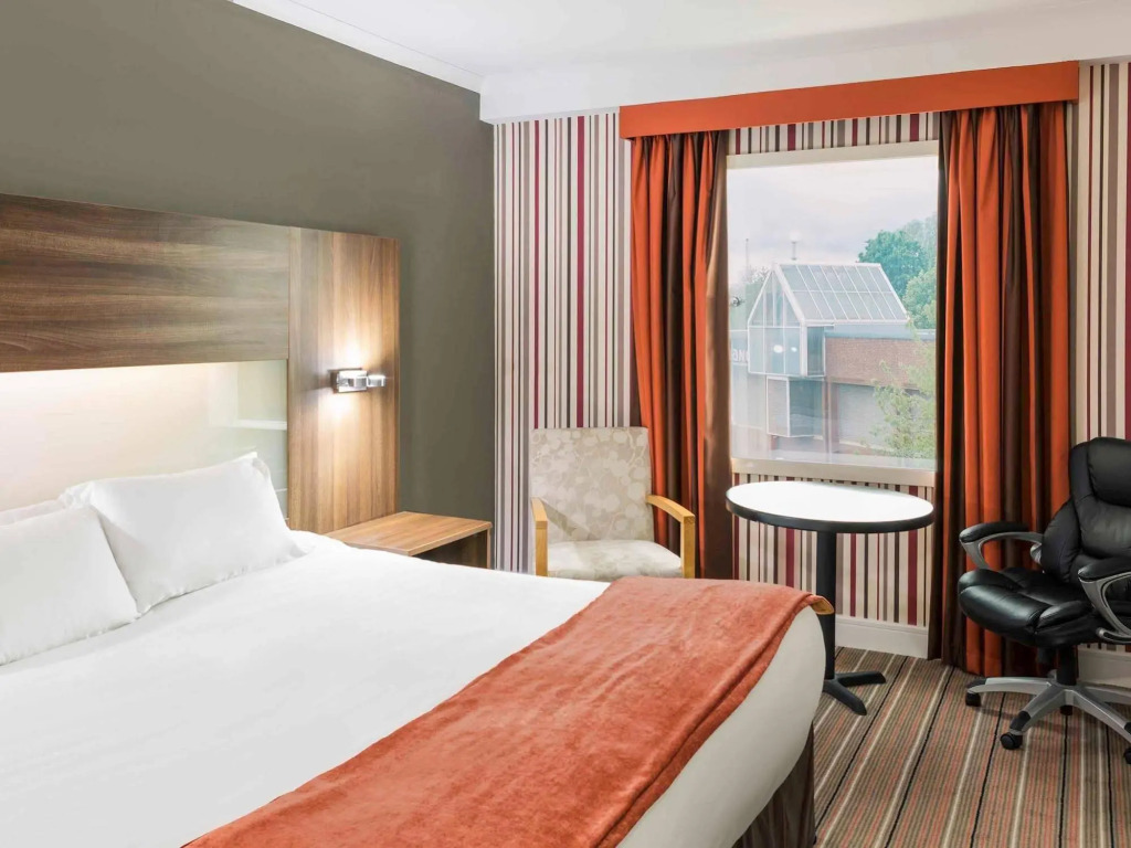 Mercure St Helens