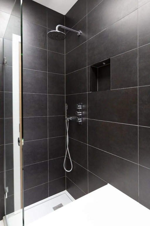 Immaculate Central Windsor Town House with parking