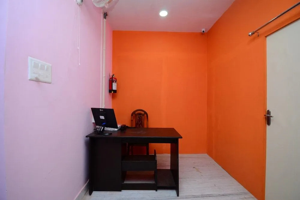 OYO 30742 Amita Guest House