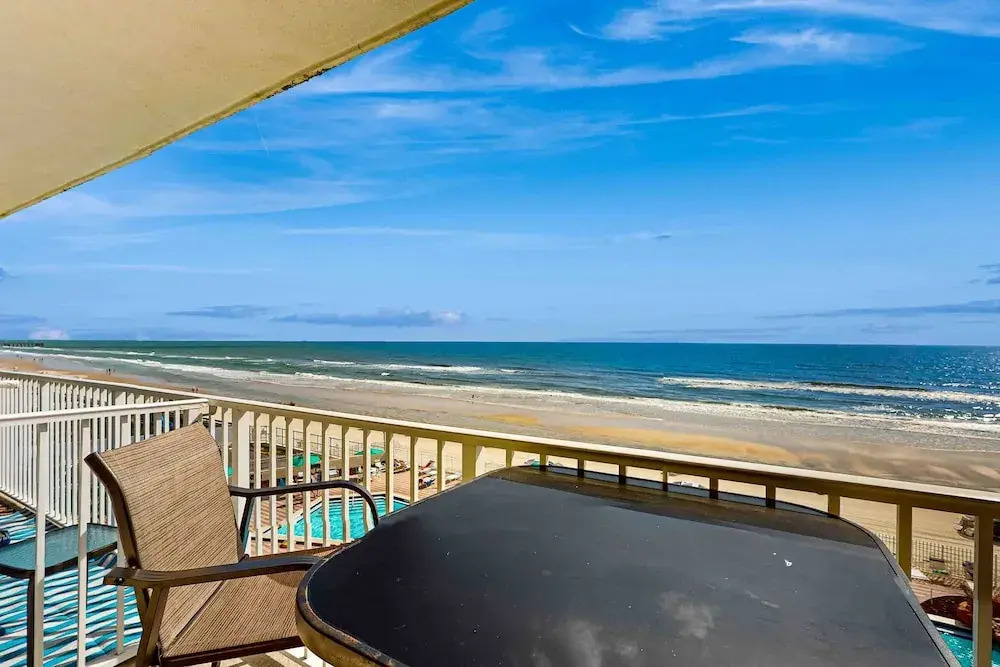 Harbour Beach Resort 401 - Daytona Beach Days