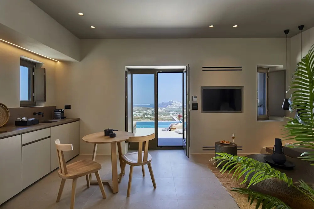 Halcyon Days Suites