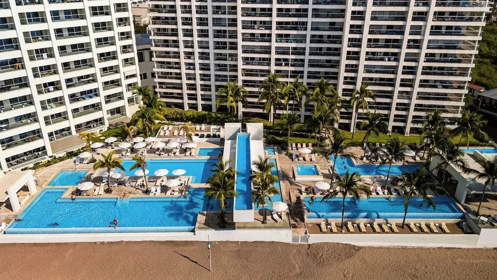 4BR  Luxury Penthouse with Ocean Views
