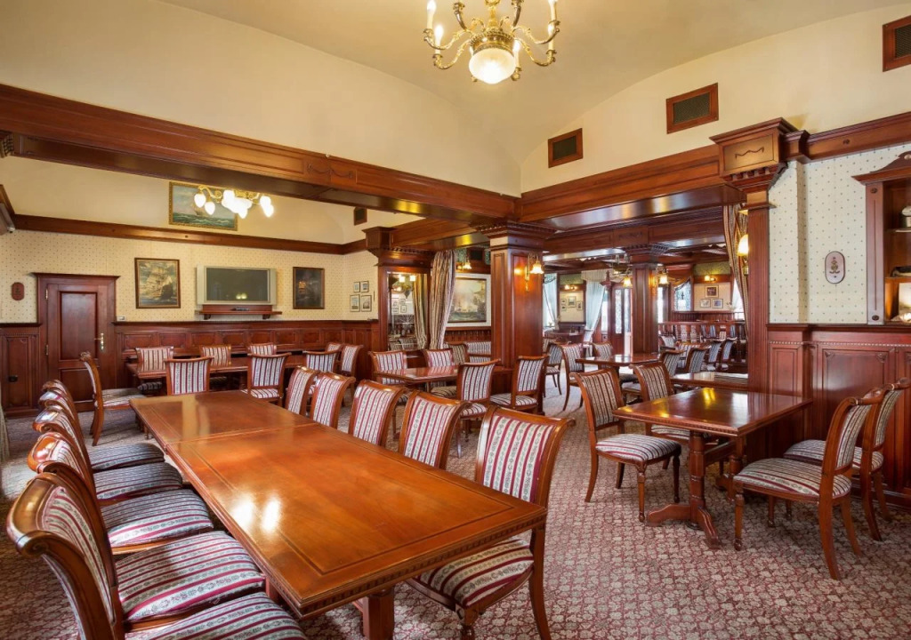 Nelson Hotel
