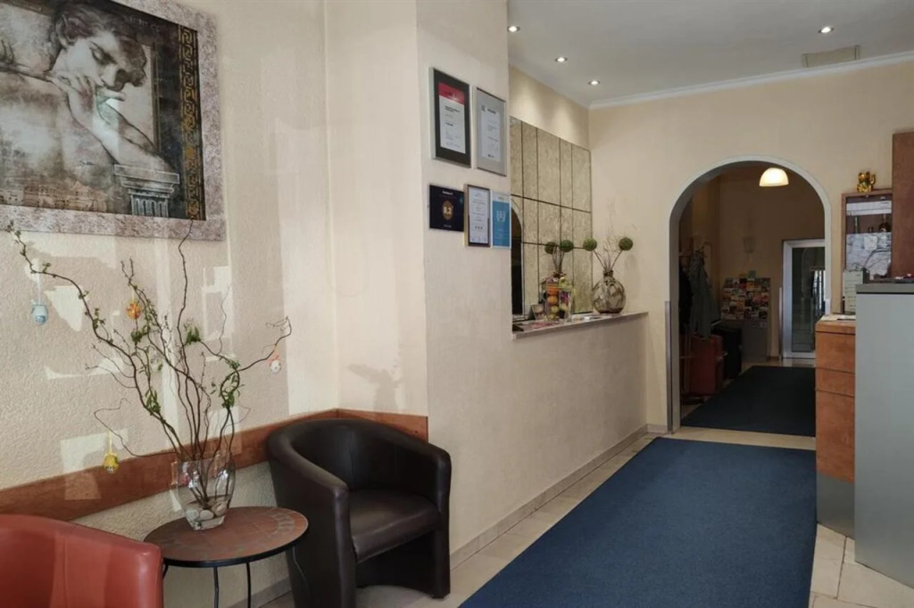 Falk Hotel