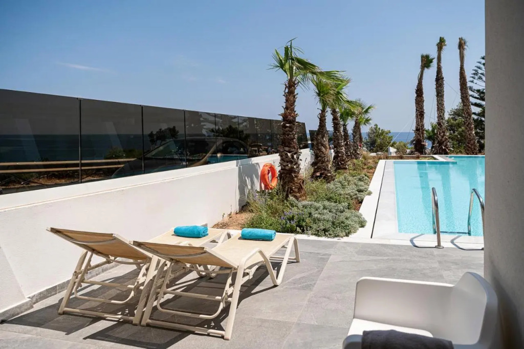 Kakkos Bay Hotel and Bungalows