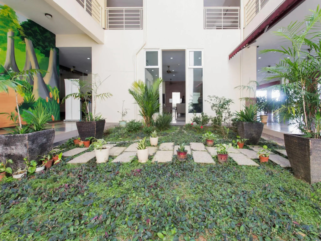World Youth Hotel