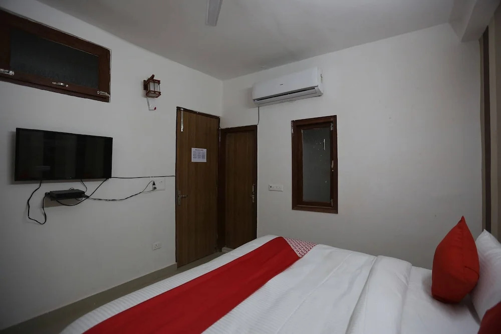 Retreat Inn by OYO Rooms