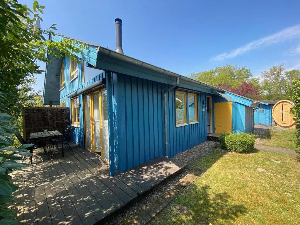 Ferienhaus "Auszeit mit Herz" im Ferienpark Extertal - Kamin, Fass-Sauna, Massagesessel