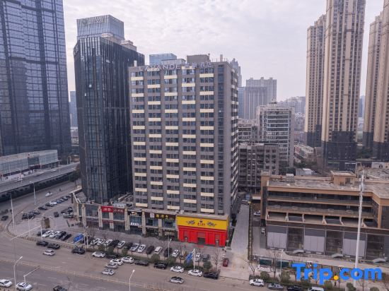 Lavande Hotel (Wuhan Chuhe Hanjie Branch)