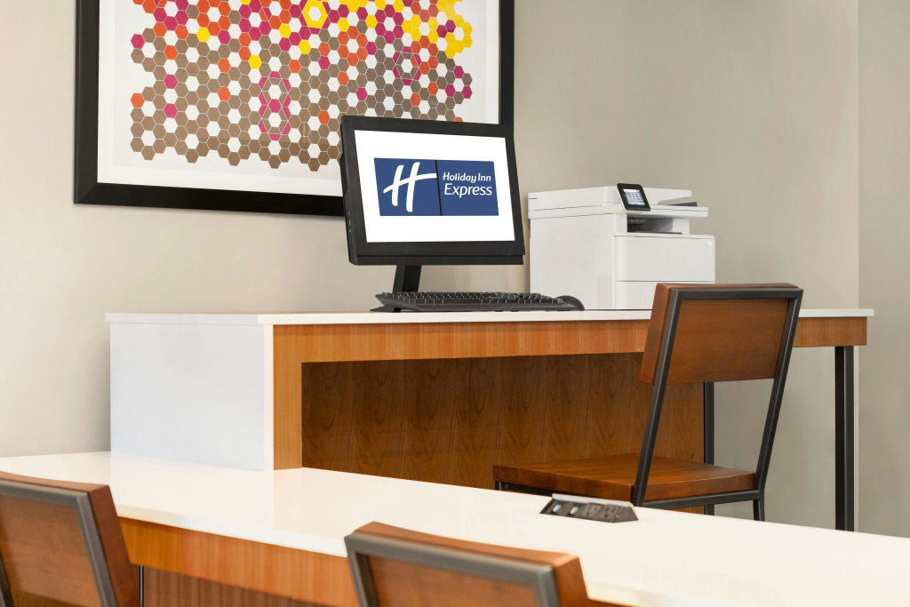 Holiday Inn Express & Suites Philadelphia - Mt Laurel by IHG