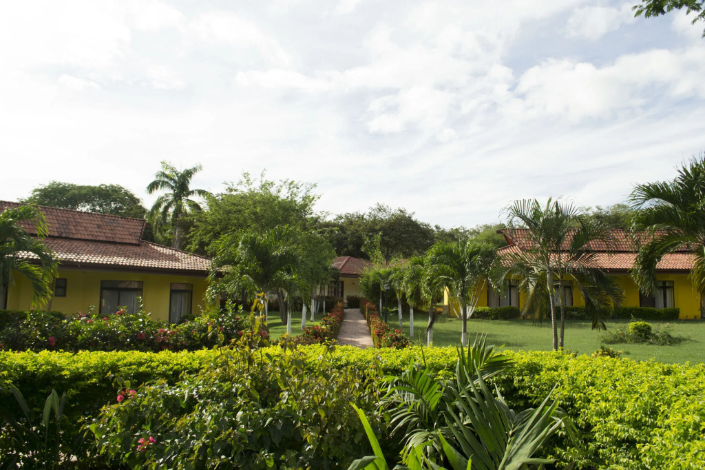 Papagayo Golden Palms Beachfront Hotel