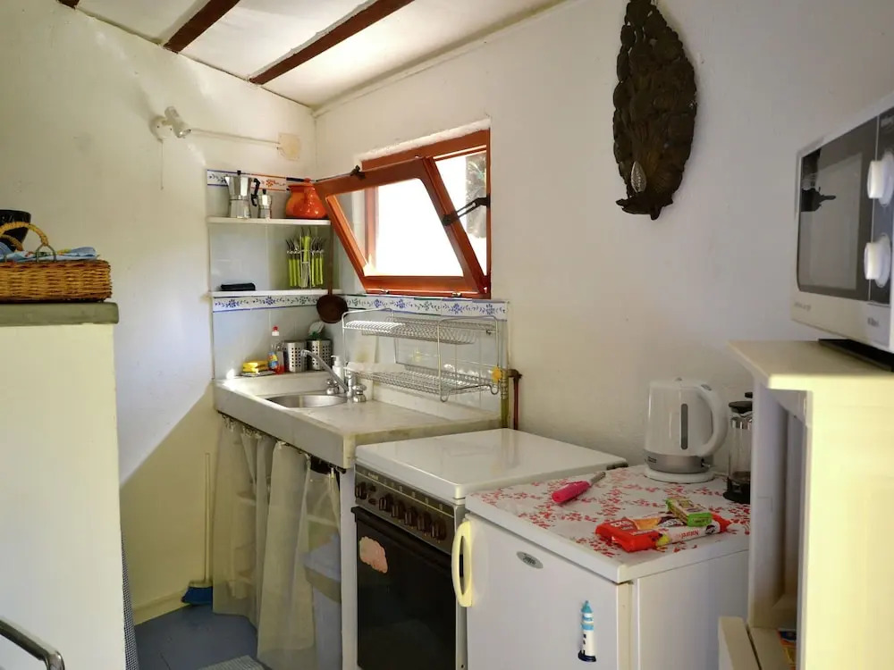 Cottage completely surrounded by a garden, away from traffic noise, close to sea